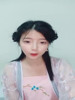 小鹿鹿的翘臀被后入
